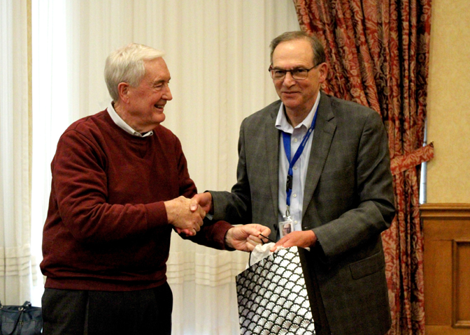 Photo: Dave Slater (right) receiving his award from Past Chair of the VON Board of Directors, Peter Currie