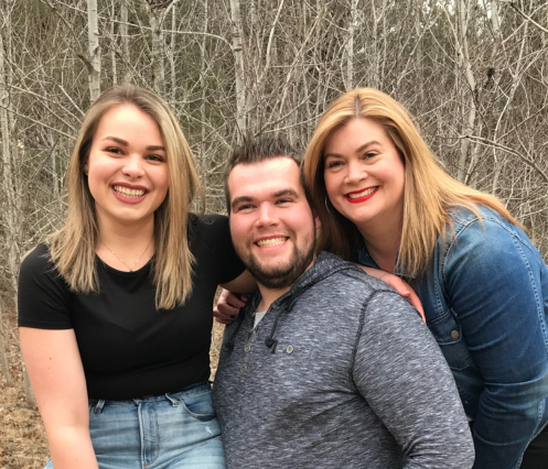 Pictured, left to right: Robyn, brother Benjamin, and mother Susan